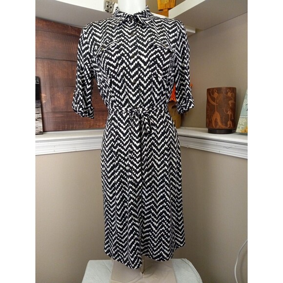 Ann‎ Taylor Women Black/white Chevron Button Down Collared  Dress Size Small - Picture 1 of 8